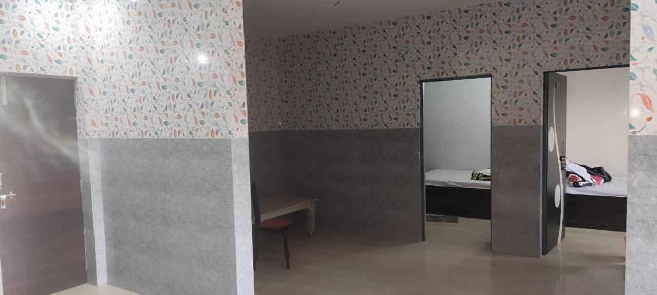 Hotel Radhey Krishna Patna  Exteriör bild